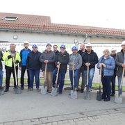 Spatenstich Schwebenried Nahwärmenetz