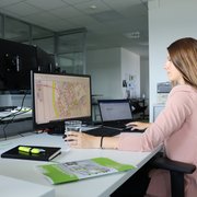Frau am Arbeitsplatz