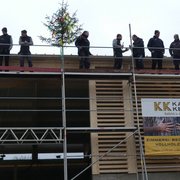 ENERPIPE Wärmenetz in Nennslingen: Heizhaus Richtfest