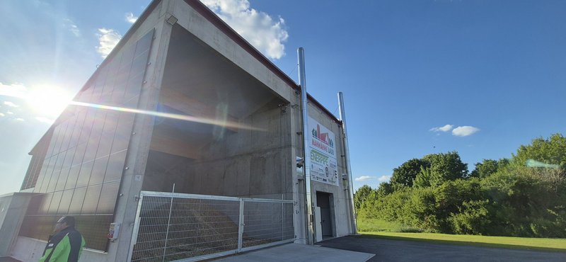Hackschnitzelbunker Laub Nahwärme ENERPIPE
