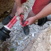 Wärmenetz in Dittenheim: CaldoPEX Rohre für Nahwärmenetz im Rohrgraben