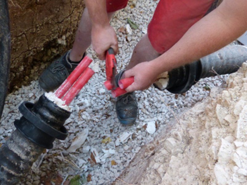 Wärmenetz in Dittenheim: CaldoPEX Rohre für Nahwärmenetz im Rohrgraben