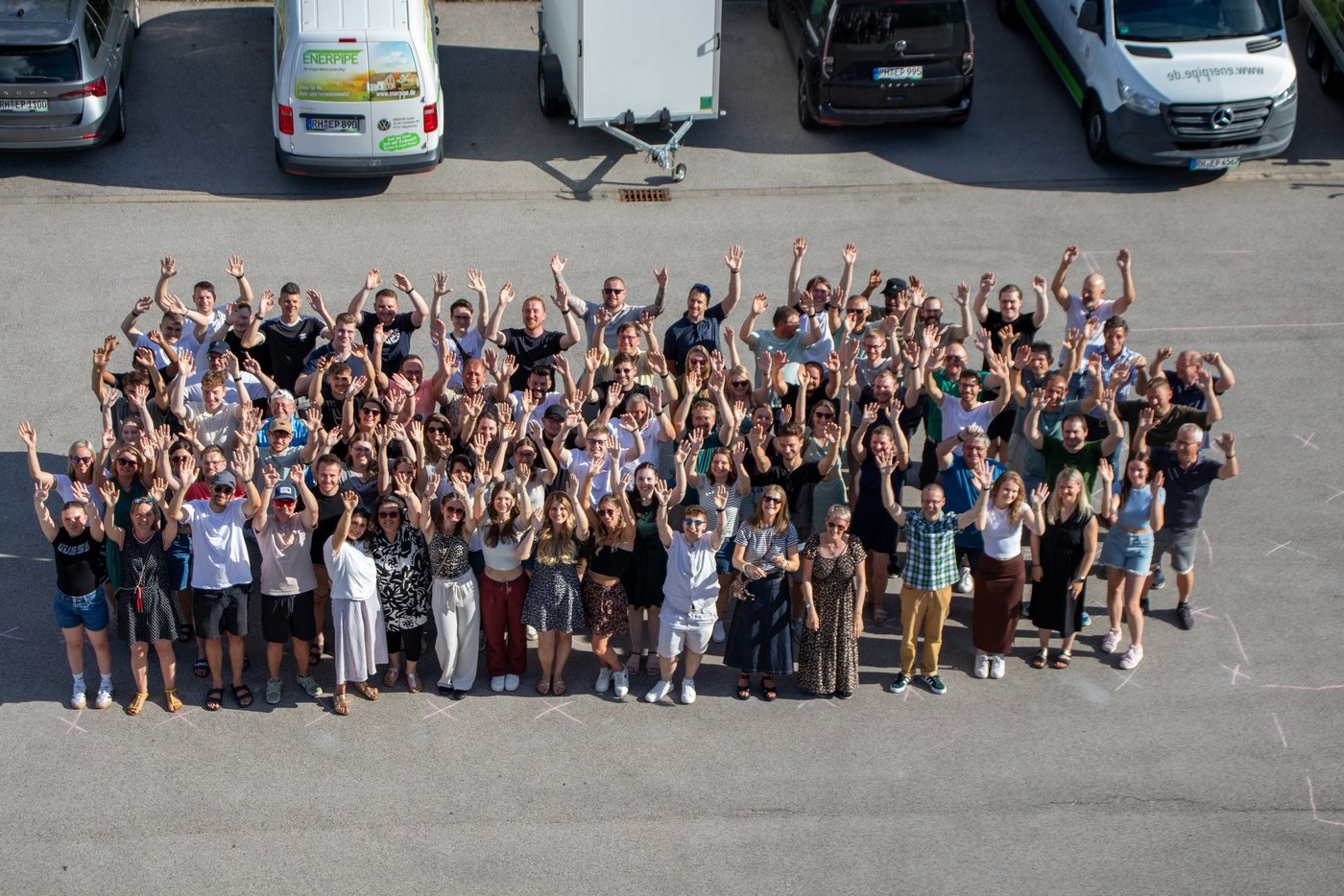 ENERPIPE Sommerfest 2025: Gruppenbild alle Mitarbeiter