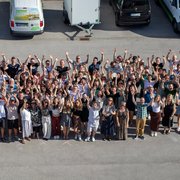 ENERPIPE Sommerfest 2025: Gruppenbild alle Mitarbeiter