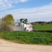 Nahwärmenetz wird gebaut, Rohrgraben wird gefräst