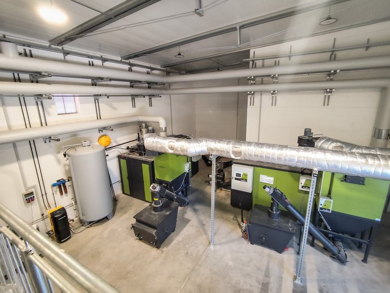 Heizhaus ENERPIPE und Heizomat KEssel