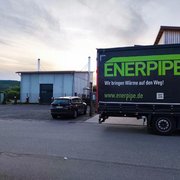 Heizhaus Nahwärme Oberessendorf und ENERPIPE LKW